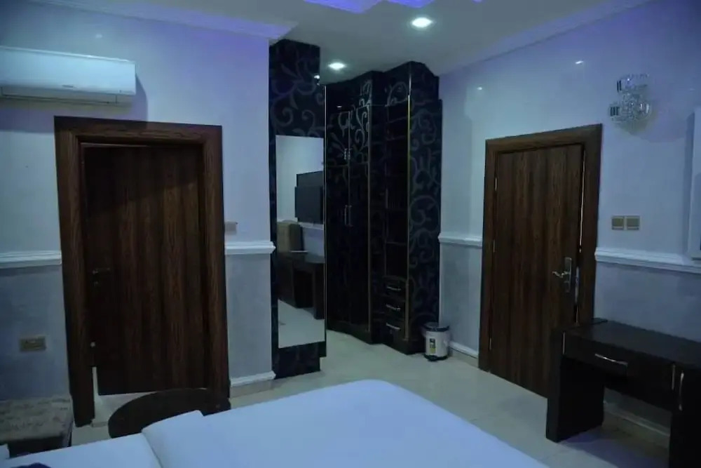 Plot 400 Luxury Apartments