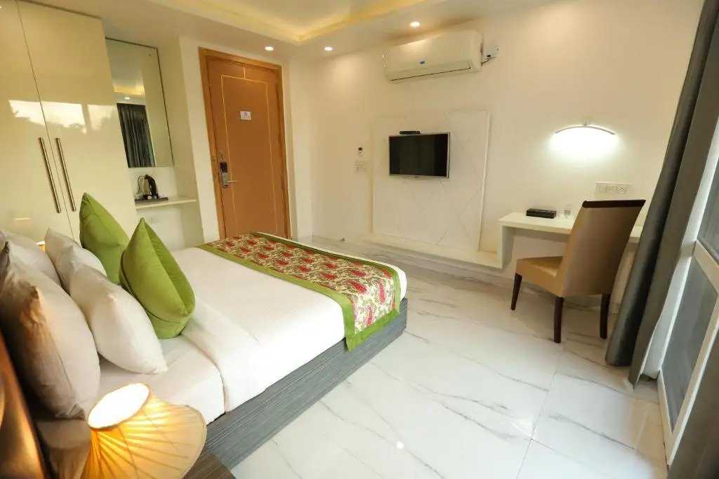 Hotel Keshav Residency - Medicity Gurugram, near Medanta Hospital, Pure Vegetarian