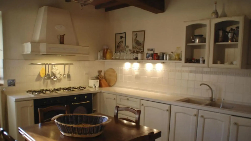 Independent Residence Ideal for Groups up to 22 Guests in the Countryside of Mugello-magnolia e Camelia