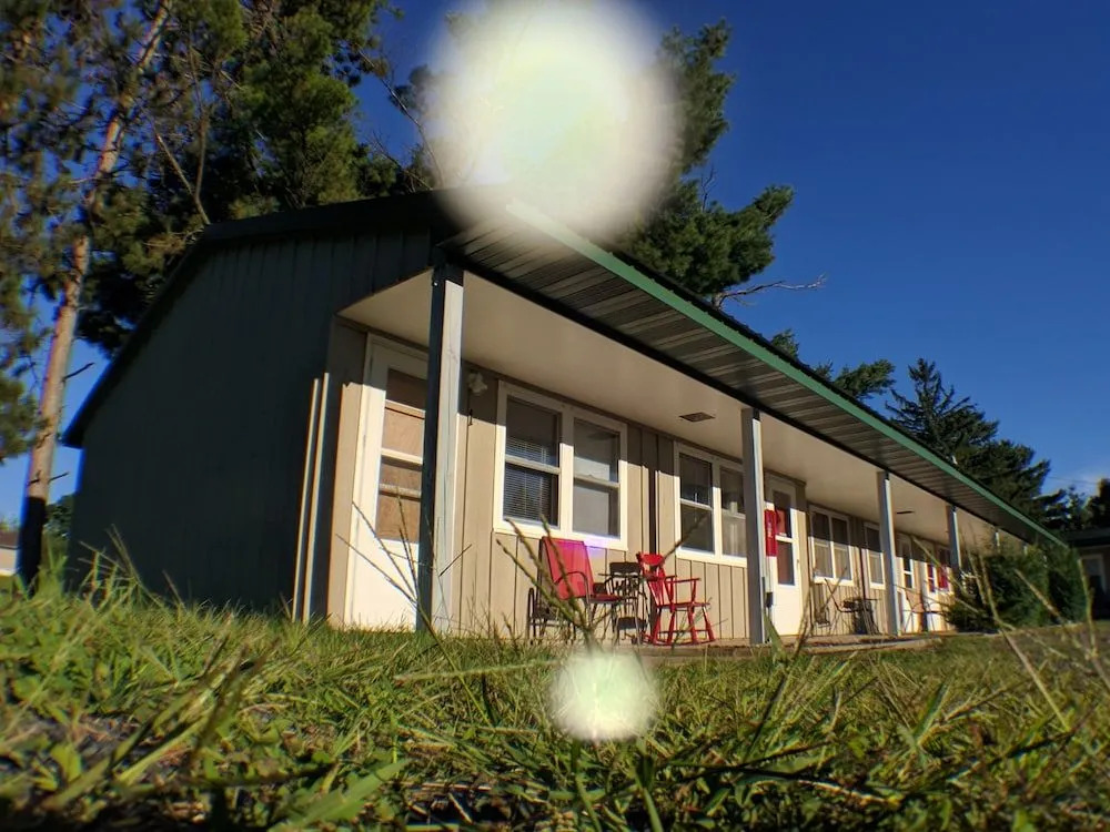 Balsam Lake Motel