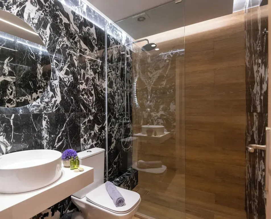 John & Mary Suites
