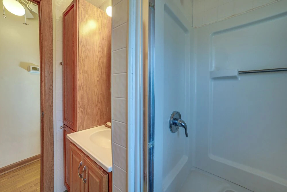 Quaint Youngstown Home ~ 2 Mi to Boardman Park!