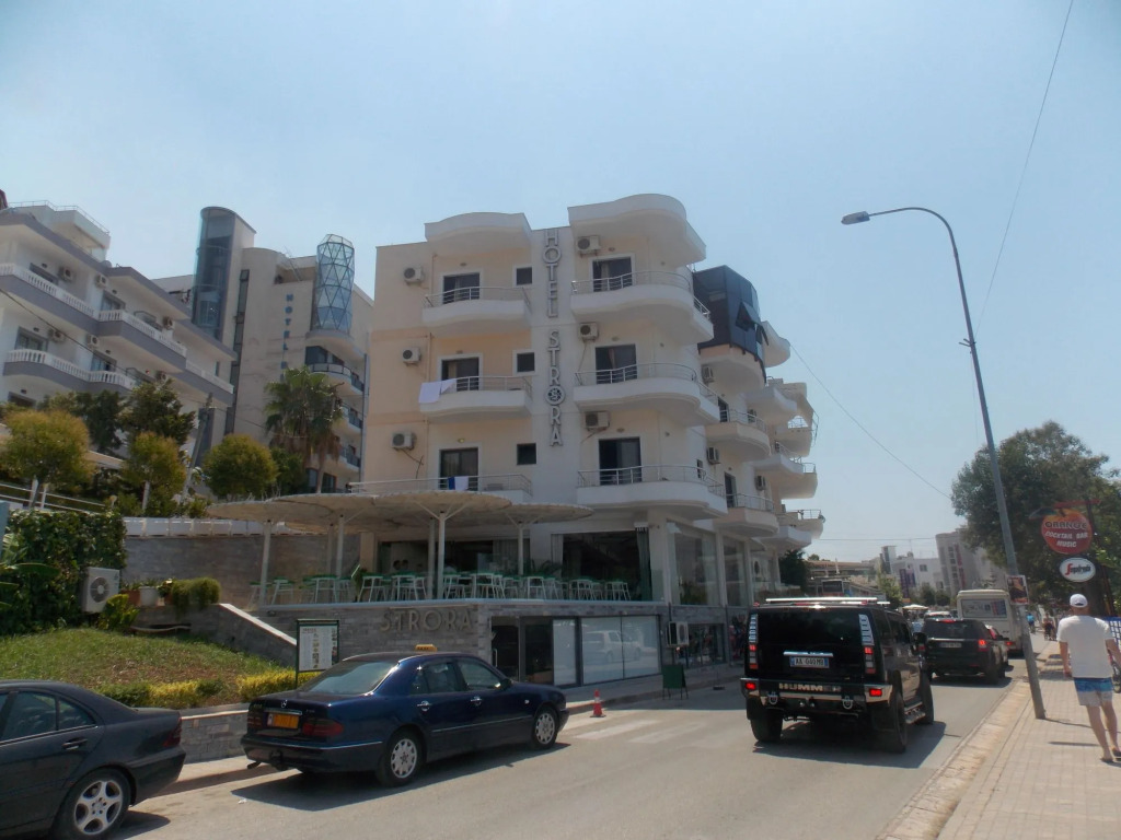 Hotel Strora