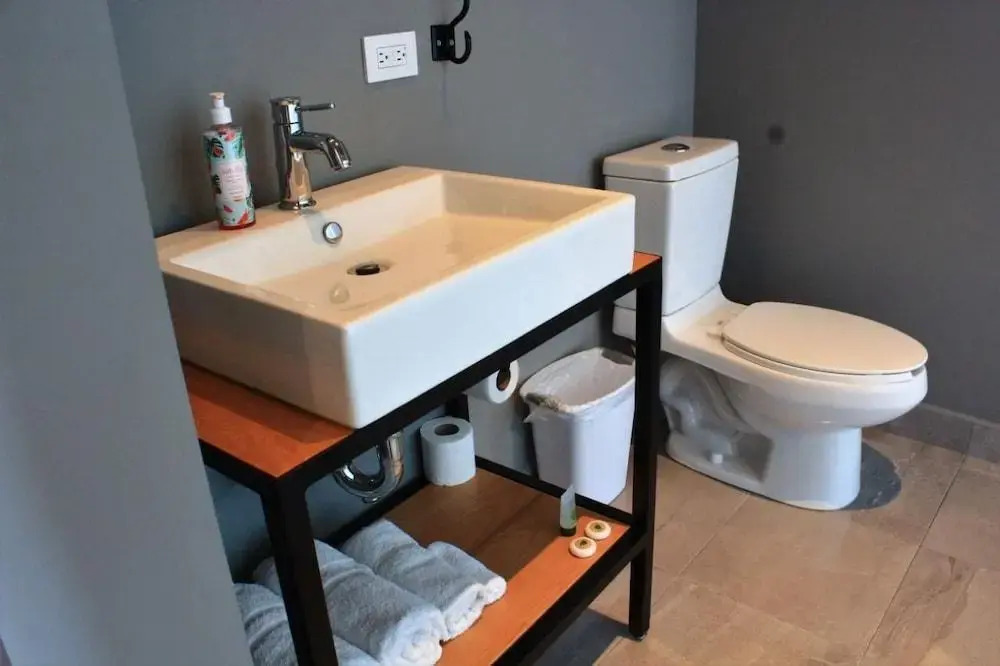 AR Luxury Suites