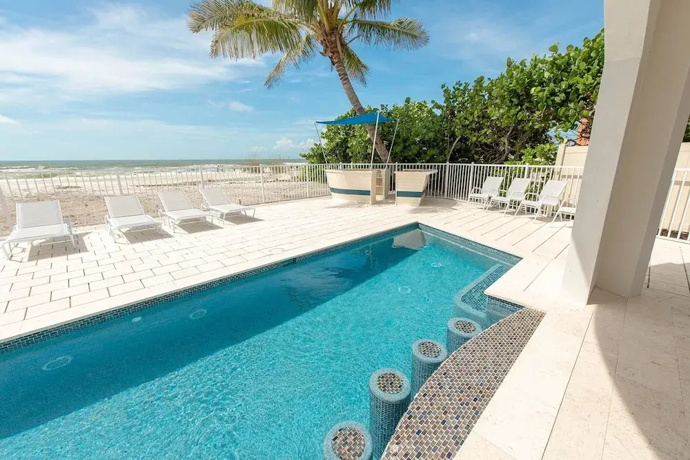 Anna Maria Grand Beach House Apartment 9