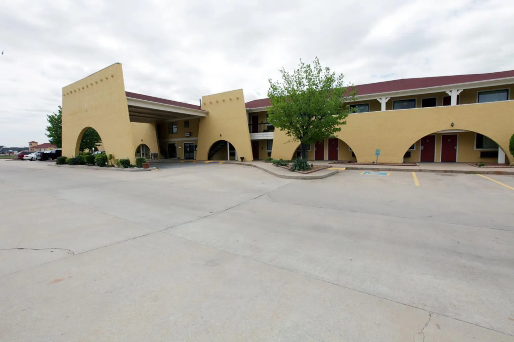 Americas Best Value Inn Yukon