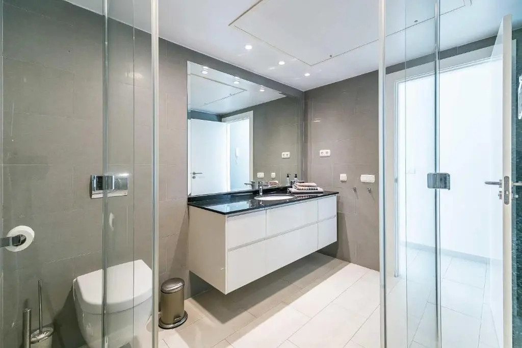 25-Modern Apartment in Paseo Maritimo, Fuengirola!