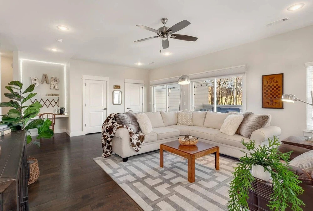 Harribo Townhome - Walk Everywhere - Downtown Fay