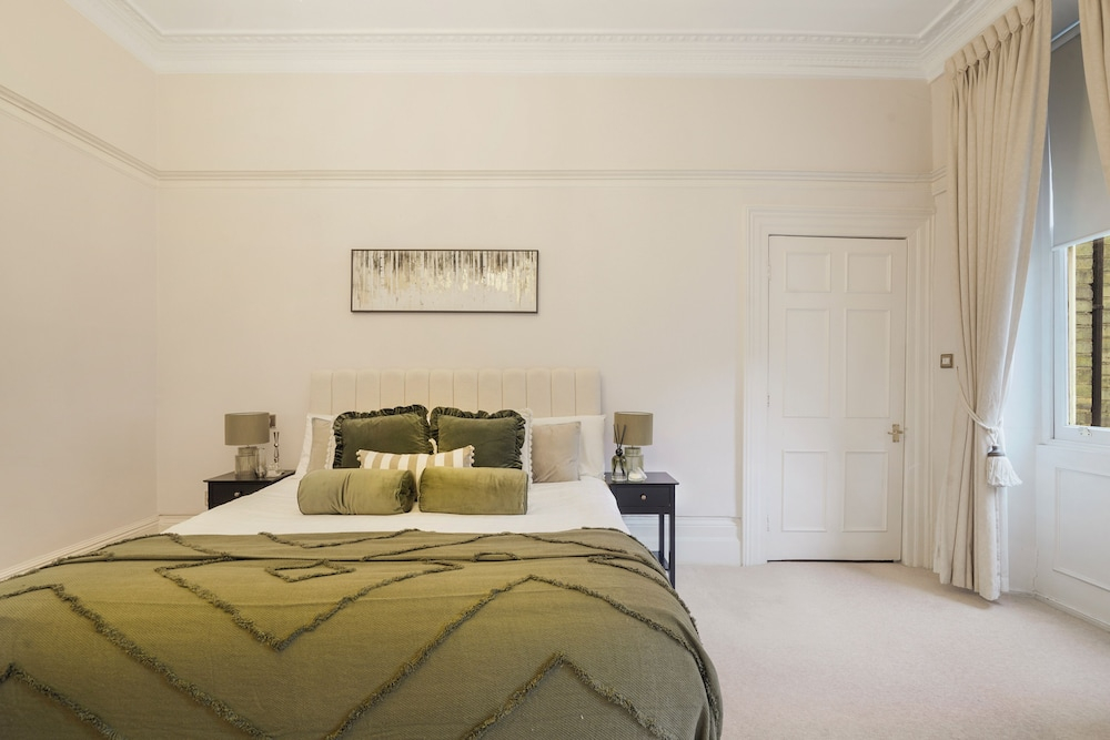 Hertford Flat 8