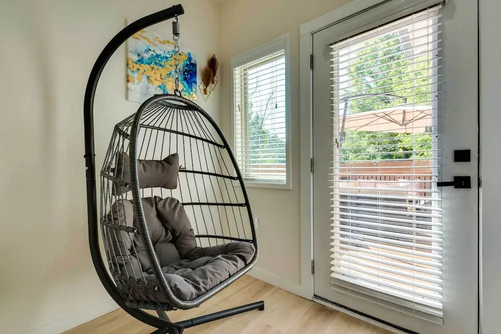 Luxury Smart Home 1 Mi to Mercedes-benz Stadium!