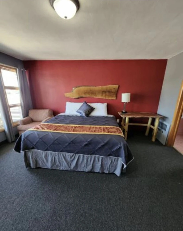 Tri-State Wood Inn