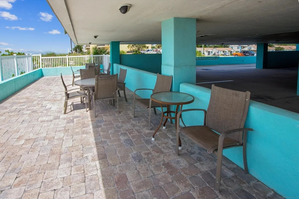 Arena De Madeira -beach Front-pool-walk to John's Pass- 1
