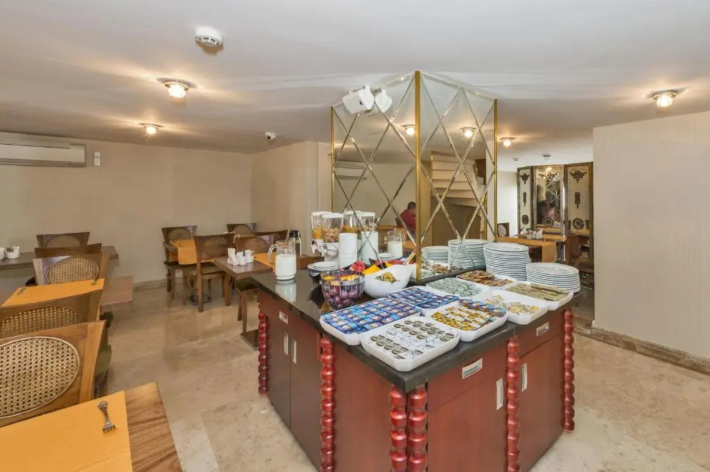 Escardin Hotel