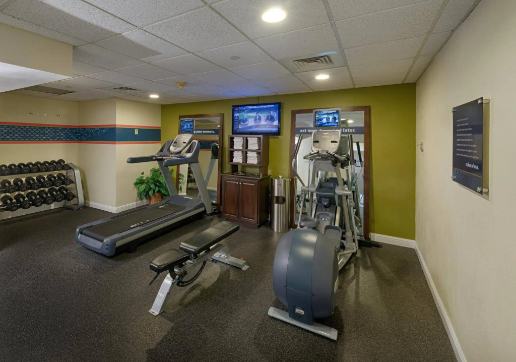 Hampton Inn & Suites South Park at Phillips Place