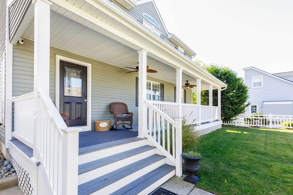 Breezy Ocean City Home: Walk to Beach + Boardwalk!