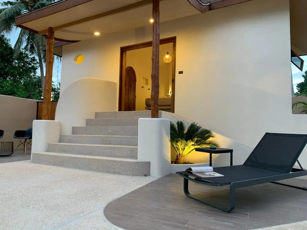Baan Bai Mai, 2 villas, 8 bedrooms for 16 guests
