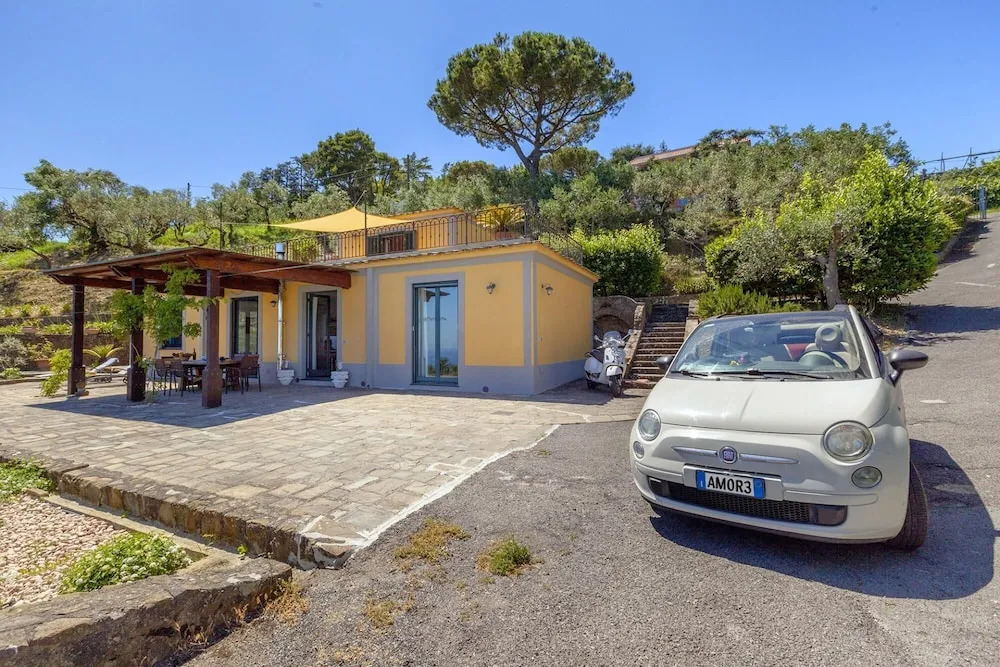 Villa dei Galli in Sant Agata sui Due Golfi