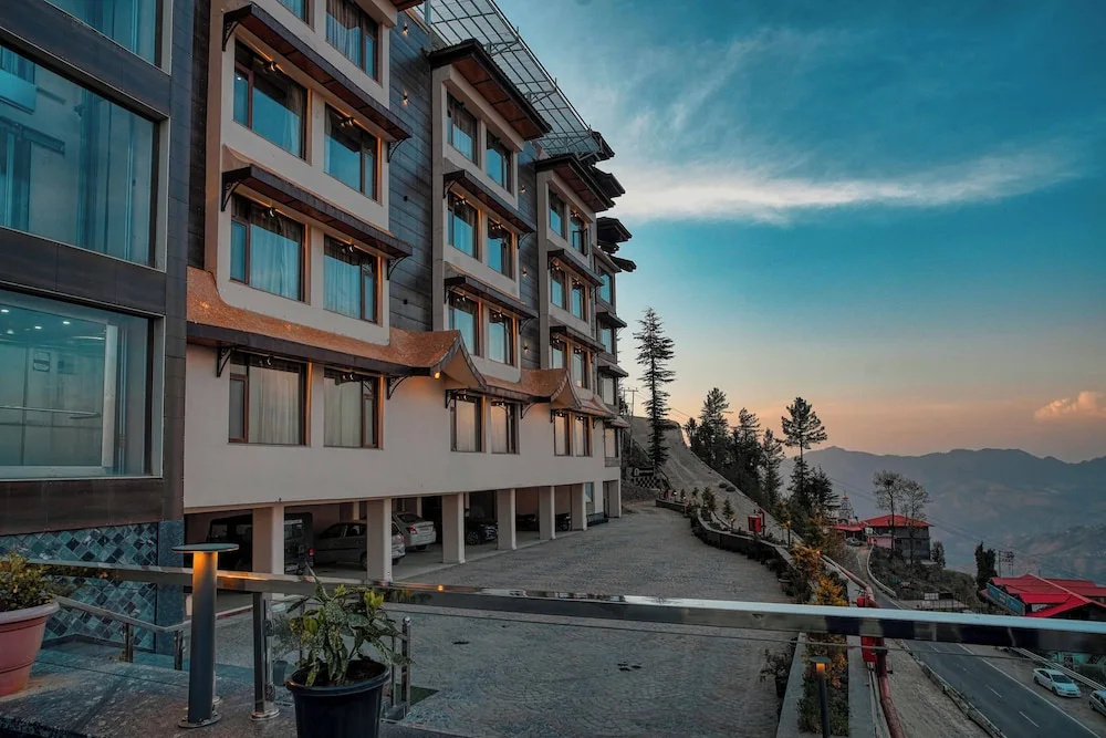 Alpine Holiday Inn Kufri