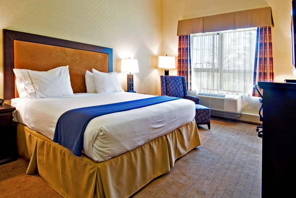 Holiday Inn Express & Suites Riverport Richmond by IHG