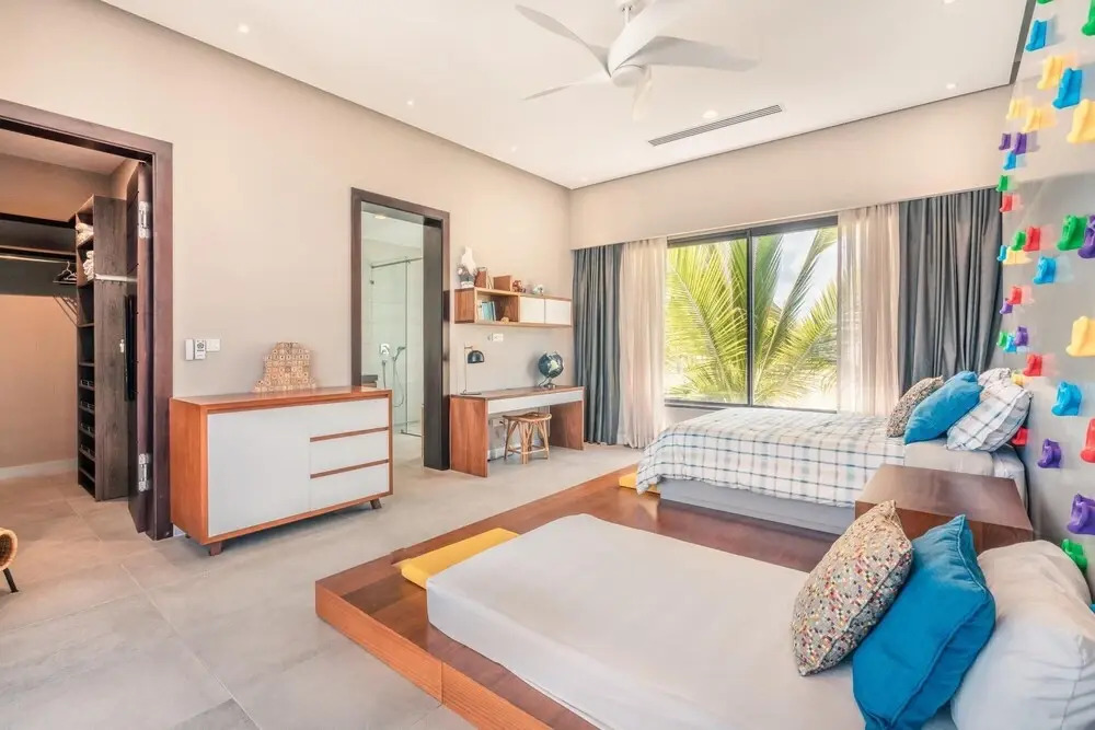 Feel at Home in This Wonderful Villa w Butler Included
