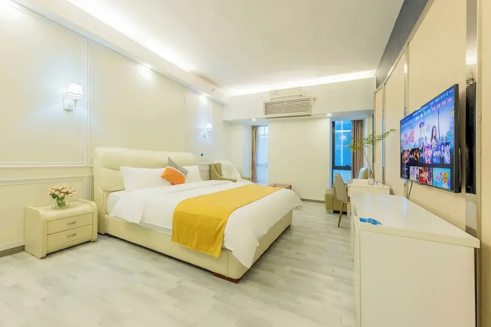 Private-Enjoyed Home ApartHotel - R&F Stanley Apartment