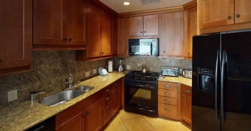 Cascade Village 2 Bedroom Condo, Mere Steps to Chair Lift With Pool and Hot Tubs