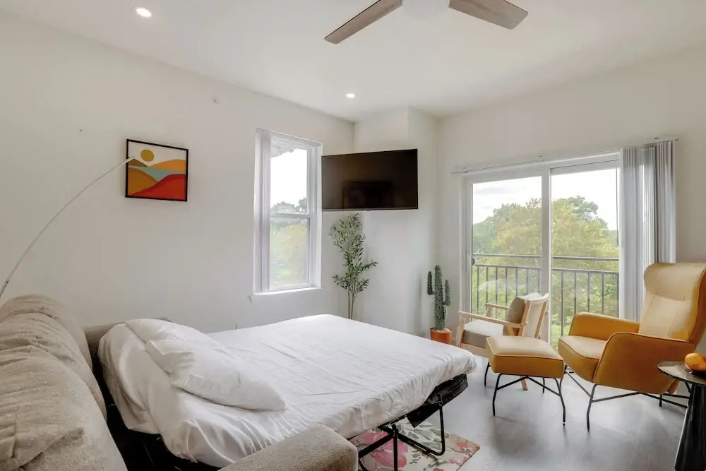 Penthouse Condo w/ Rooftop Deck in Philadelphia!