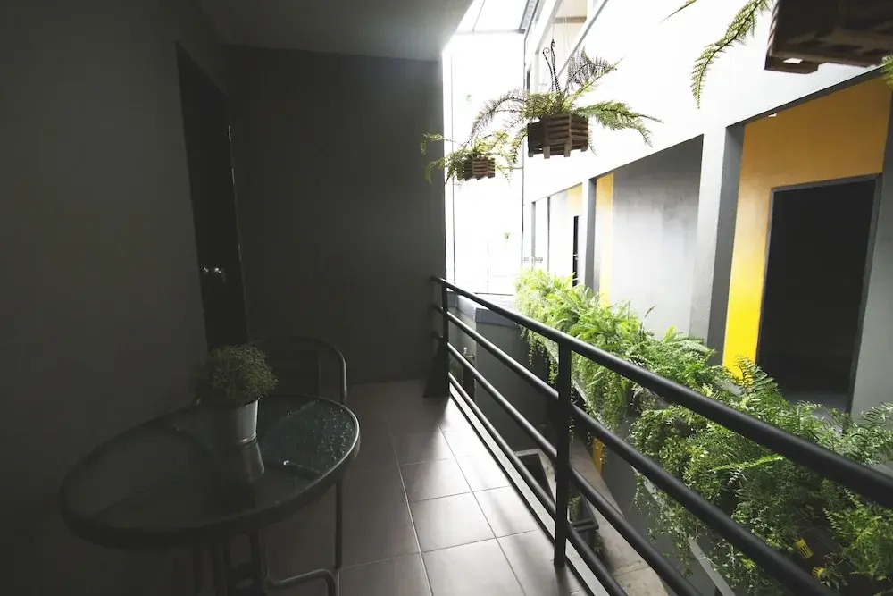 J & P Guest House