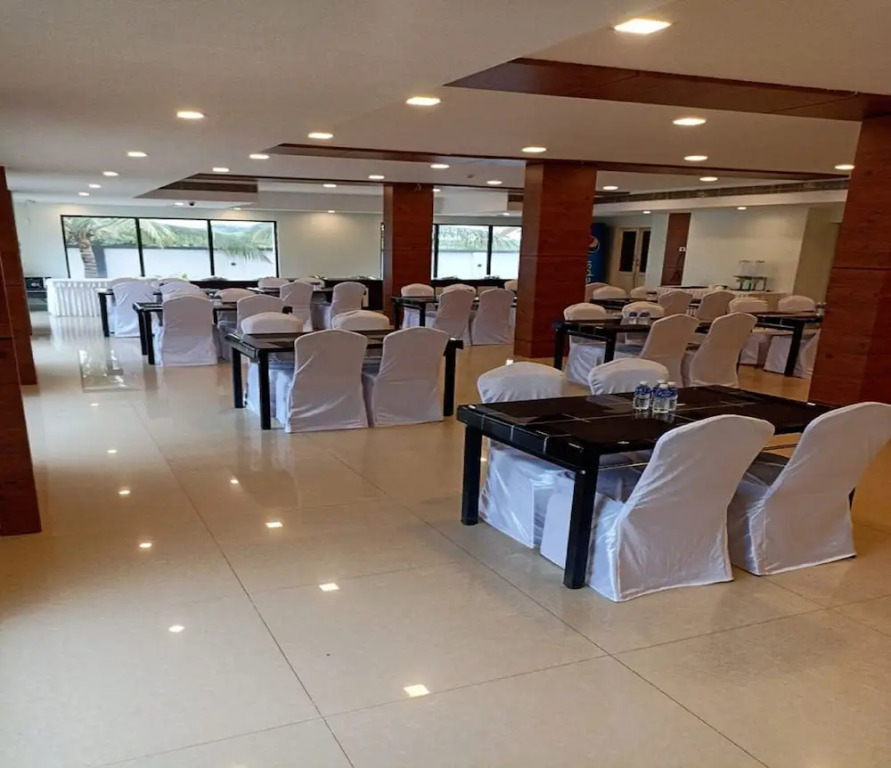 Chandra Royal Inn