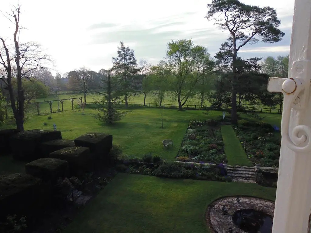 Kempsford Manor