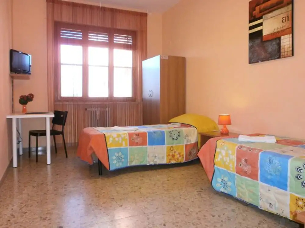 Airport Pisa Rooms - Self Economy