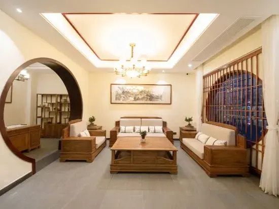 Xiqiao Night Language River View Homestay (Phoenix Ancient City Lijiang Branch)