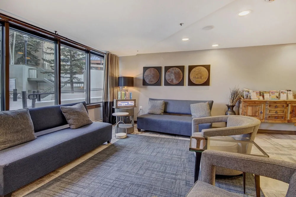Stay Slopeside At Peak 9, Cozy Studio Steps To Apres& Dining Studio Bedroom Condo by RedAwning