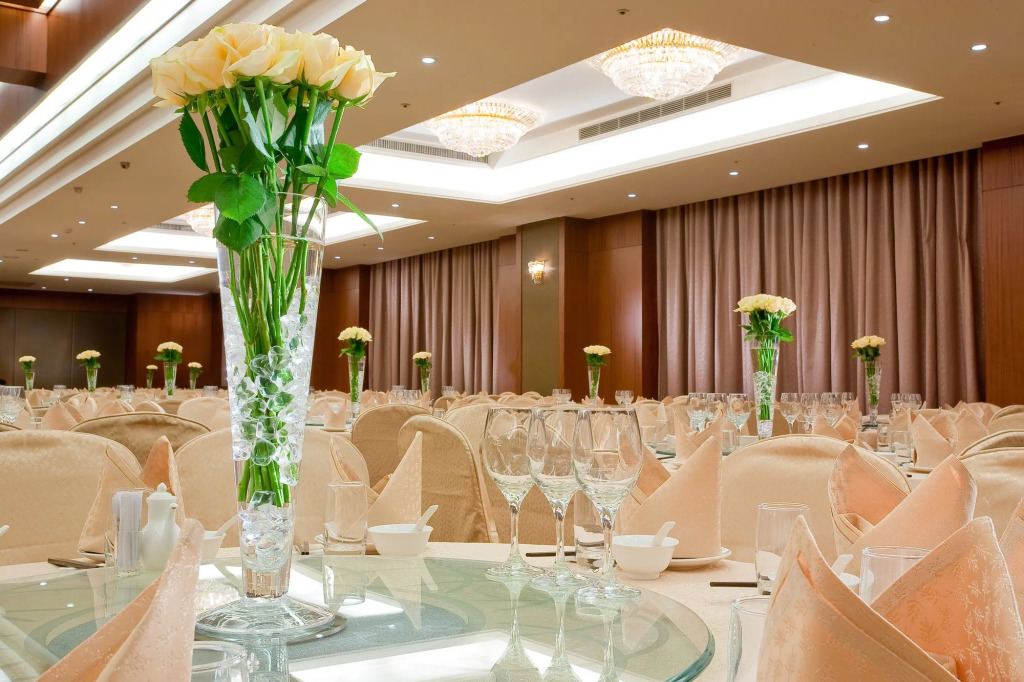 Queena Plaza Hotel