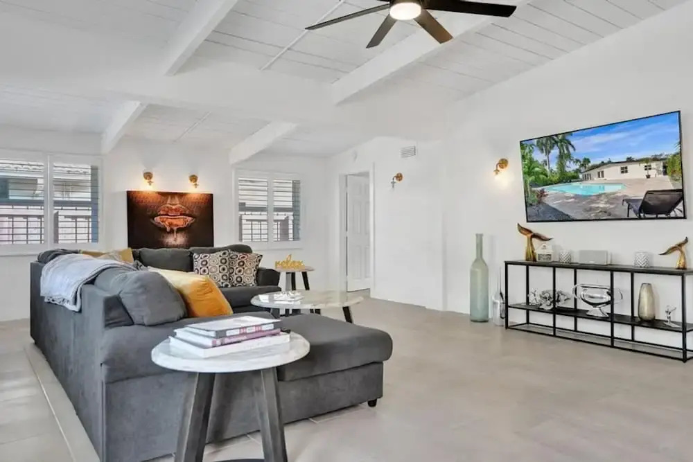 Pool House 3 Bedroom Home Victoria Park