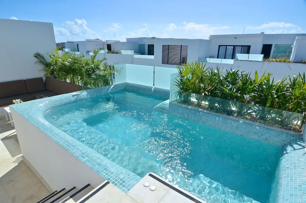 Anah Suites by Las Flores Vacation Rentals