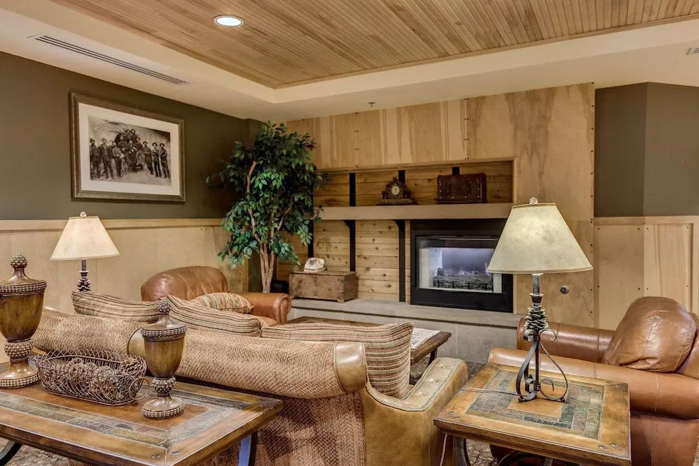 Silver Mill #8222 - 1 Br Condo