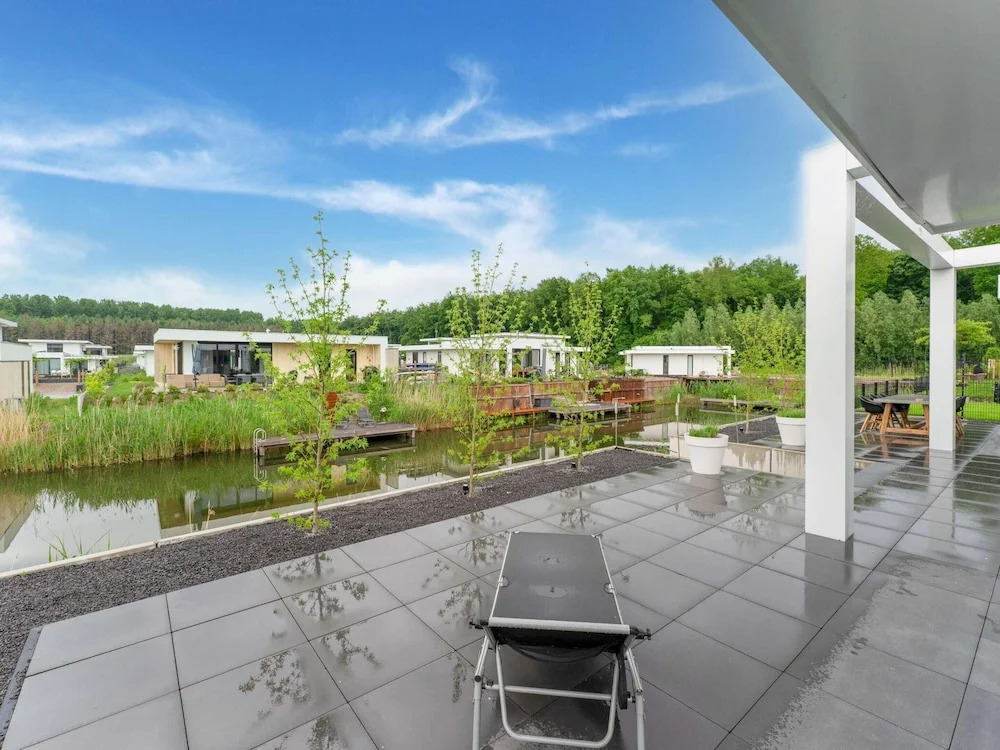 Holiday Home in Flevoland by Veluwemeer