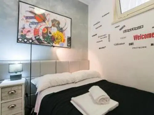 Rome Apartment - Queen
