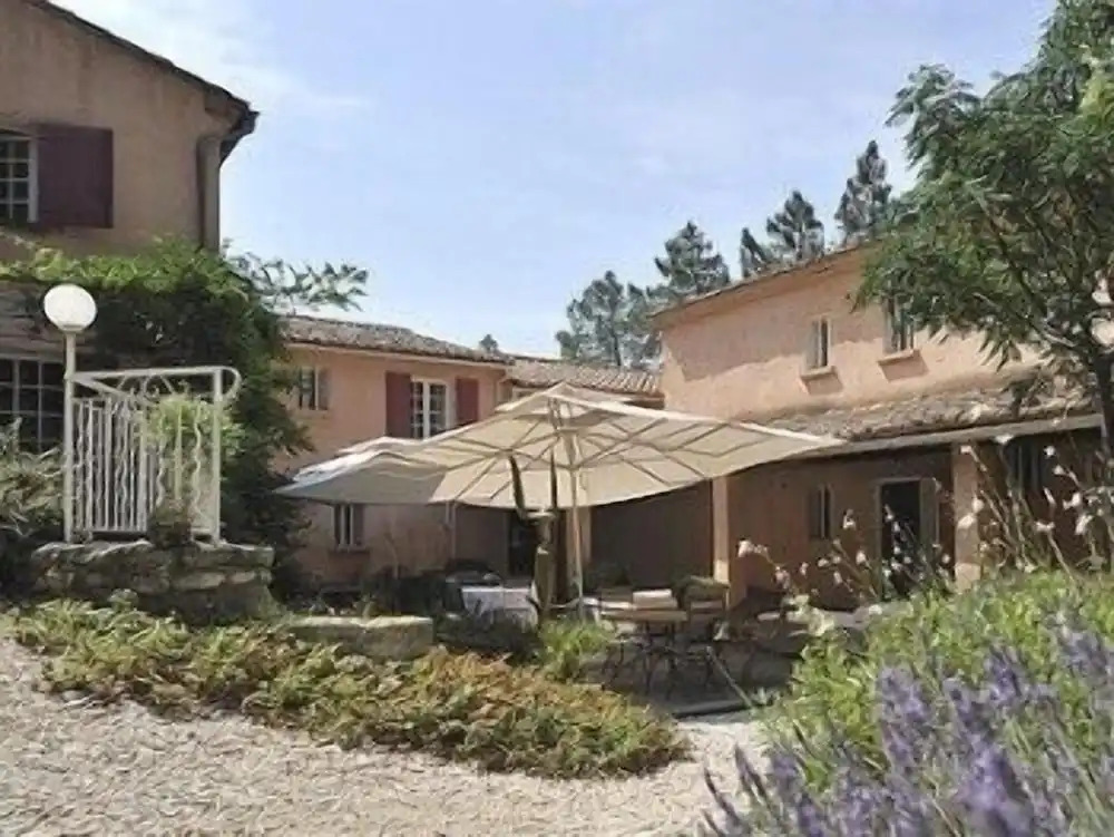 Logis Hôtel restaurant des Pins