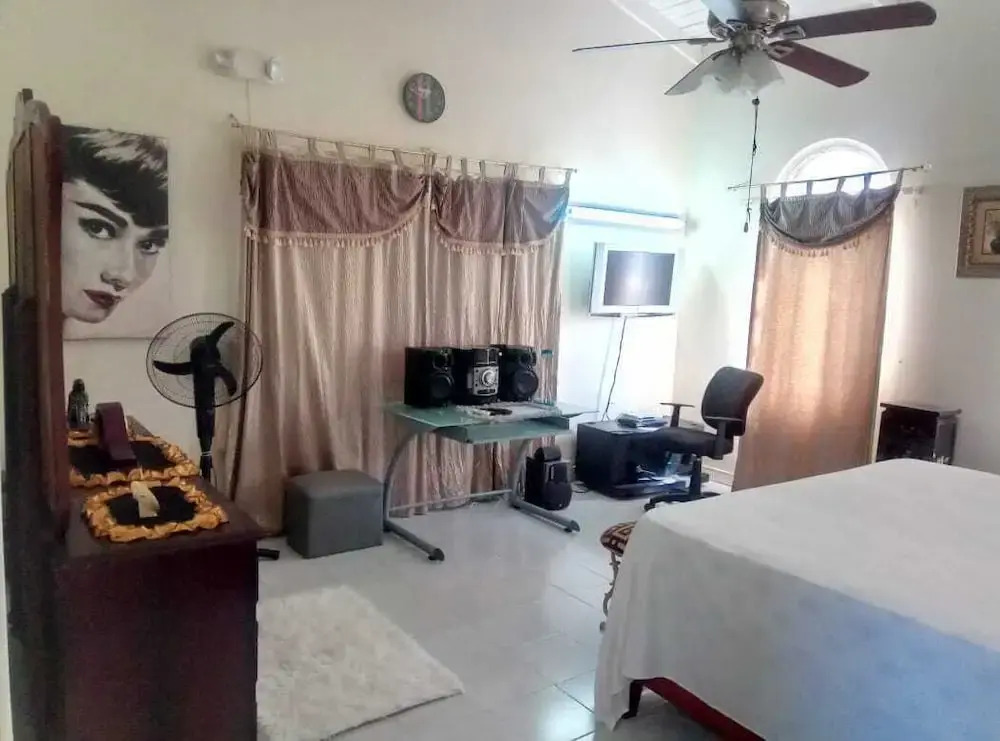 rush bond villa