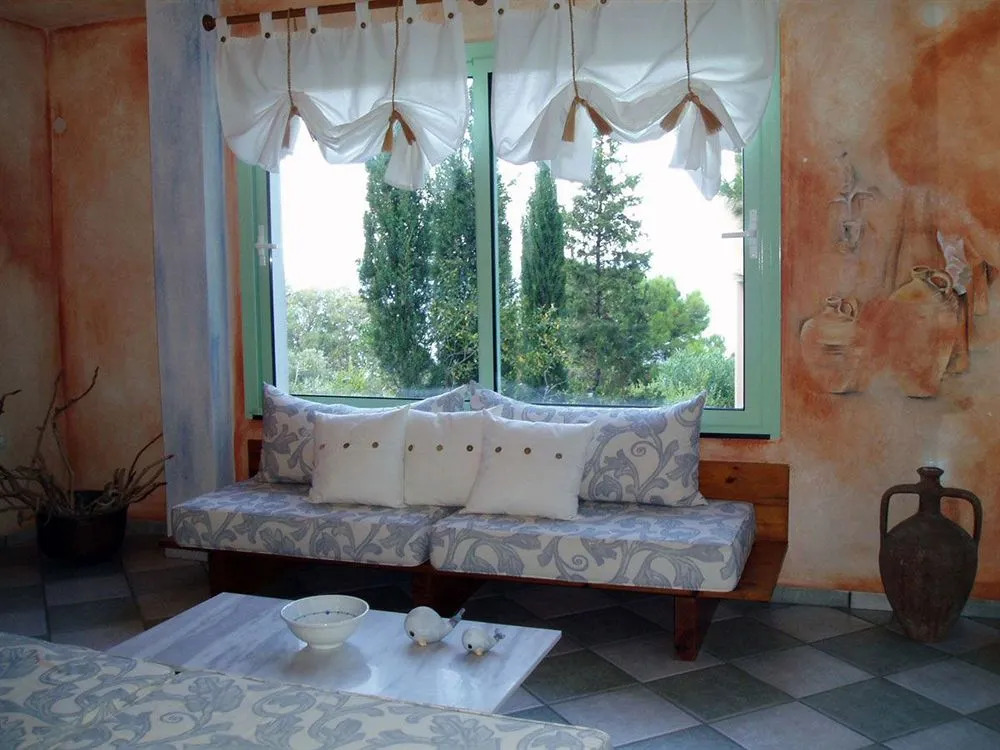 Iason Apartments & Studios