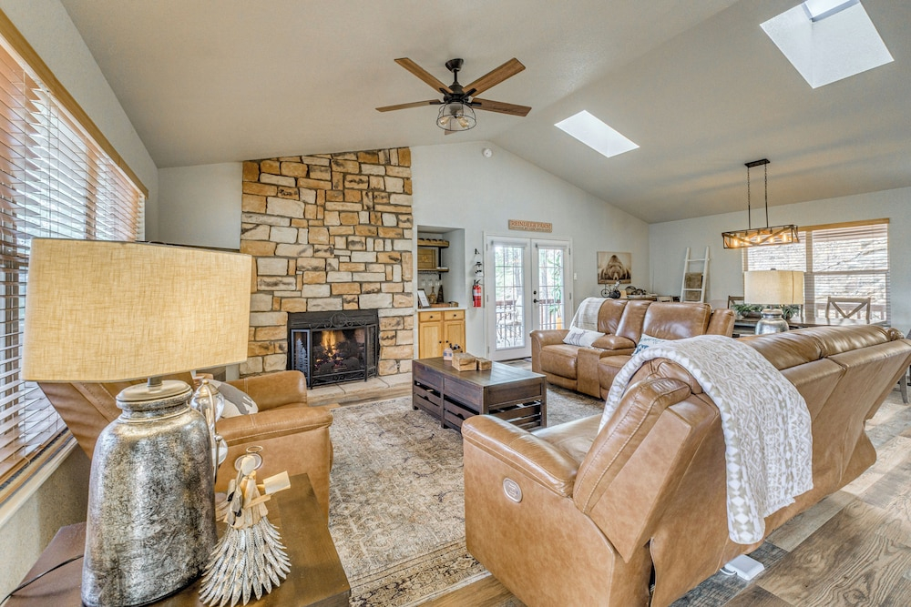 'winnie's Cabin' Ruidoso Retreat: Deck + Mtn Views