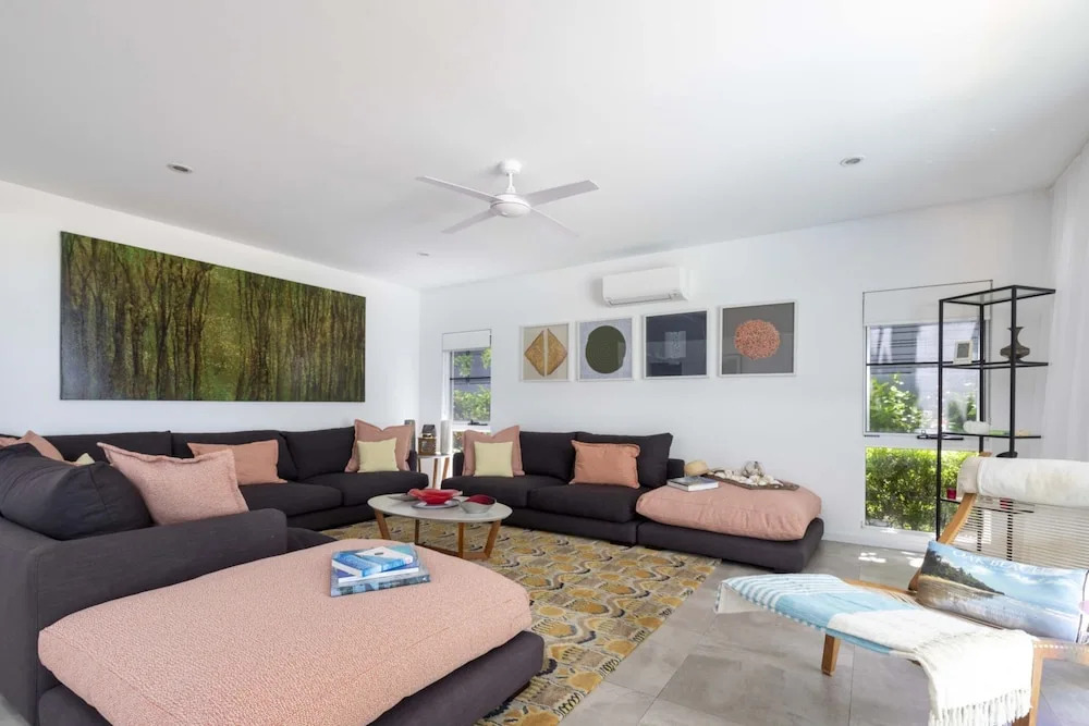 Tenterfield Beachfront Luxury 4 Bedroom Holiday Home
