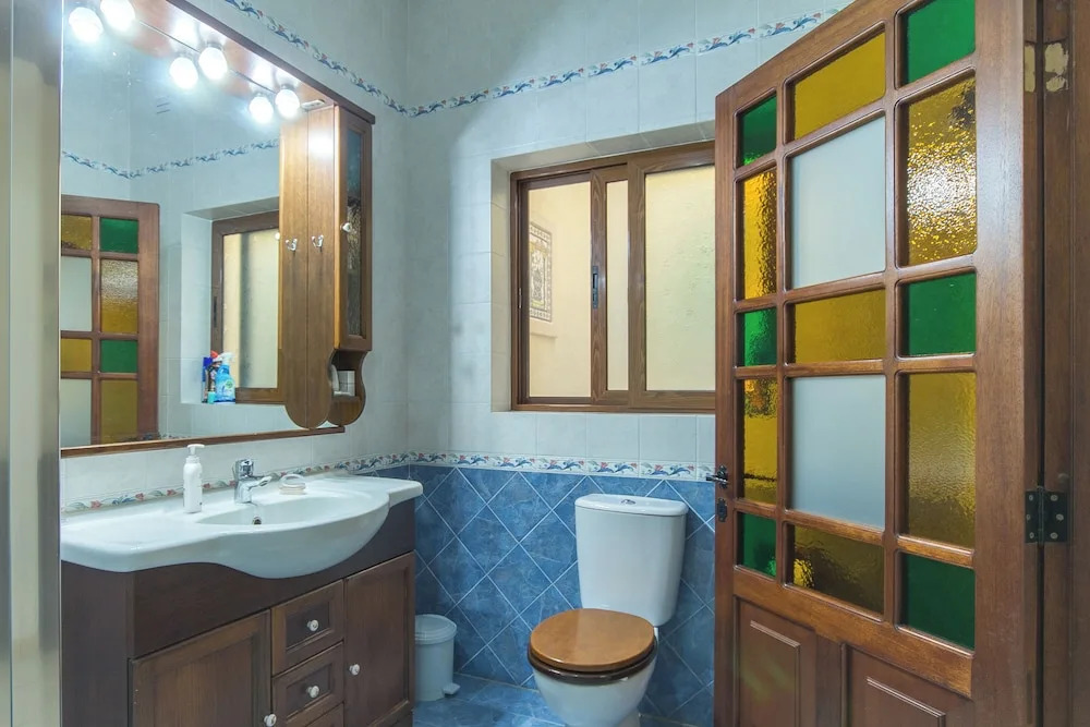 Well Located Townhouse & Courtyard Kalka