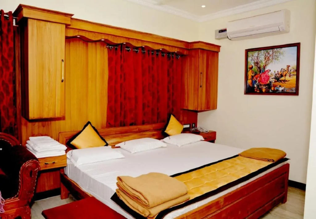 Anandha Grand