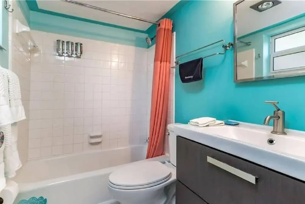 Mid Mari - Gorgeous Nautical Condo Near Beach, Shops & Restaurants- Condo 105