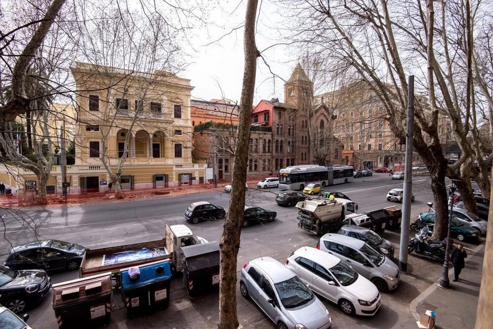 Charming 2 Beds Flat in a Great Area