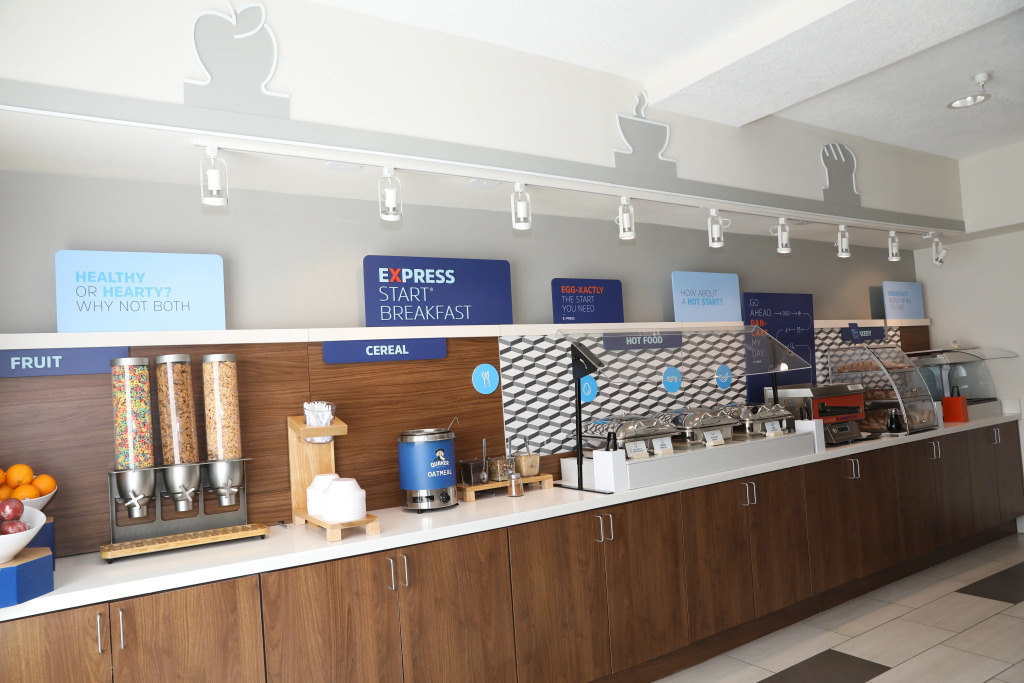 Holiday Inn Express Hotel & Suites Albuquerque Airport by IHG