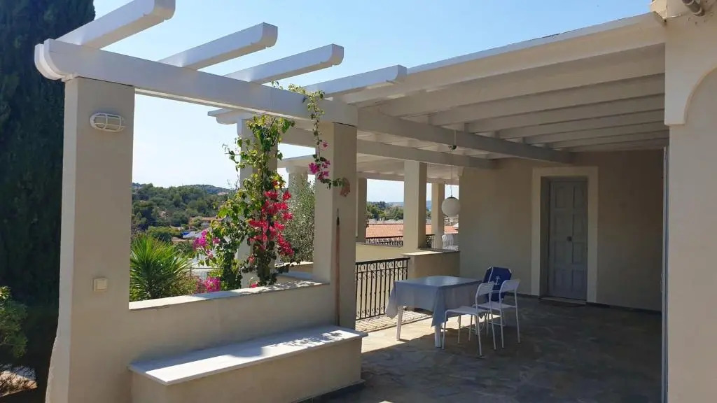 Studio with sea view enclosed garden and wifi at Porto Heli
